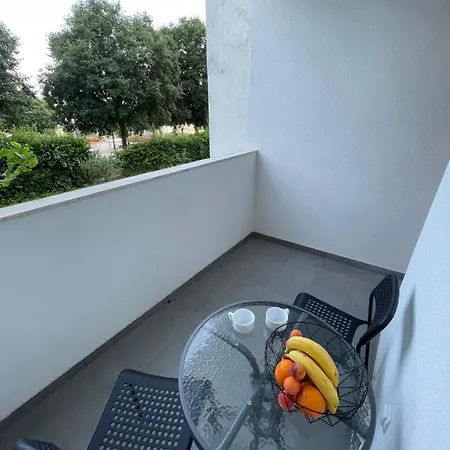 דירה Owl - Modern Spacious For 4 - 5min To Centar